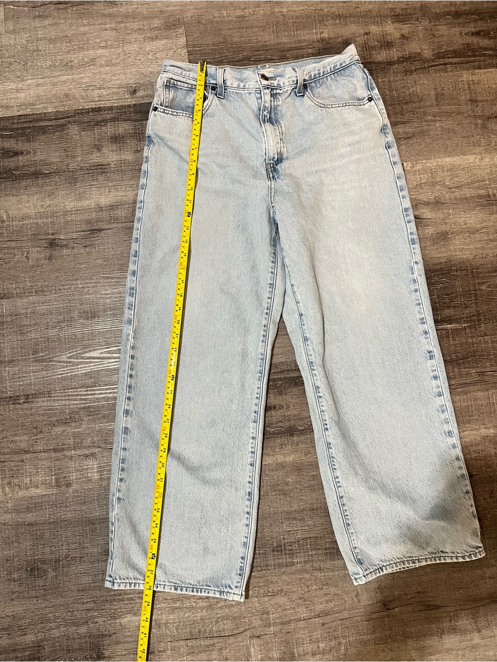 LEVI’S High-Waisted Straight Jeans in Charlie Boy Light Wash - Picture 8 of 9